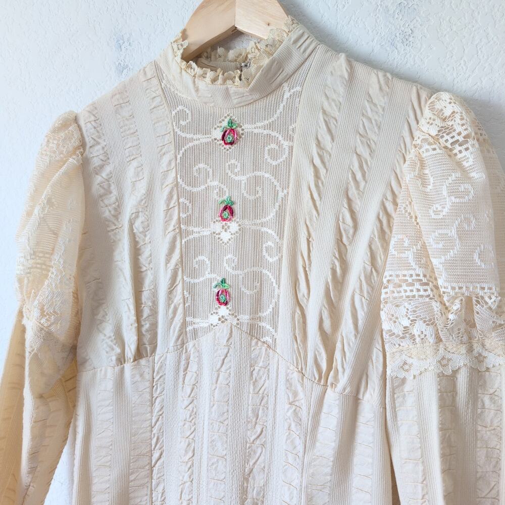 Rare Vintage 40s 50s Womens Dress with Lace Embroidery Rosette Edwardian Prairie - Picture 1 of 16